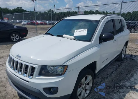 2016 Jeep Compass Sport z USA, uszkodzony, nr VIN 1C4NJCBA2GD567470